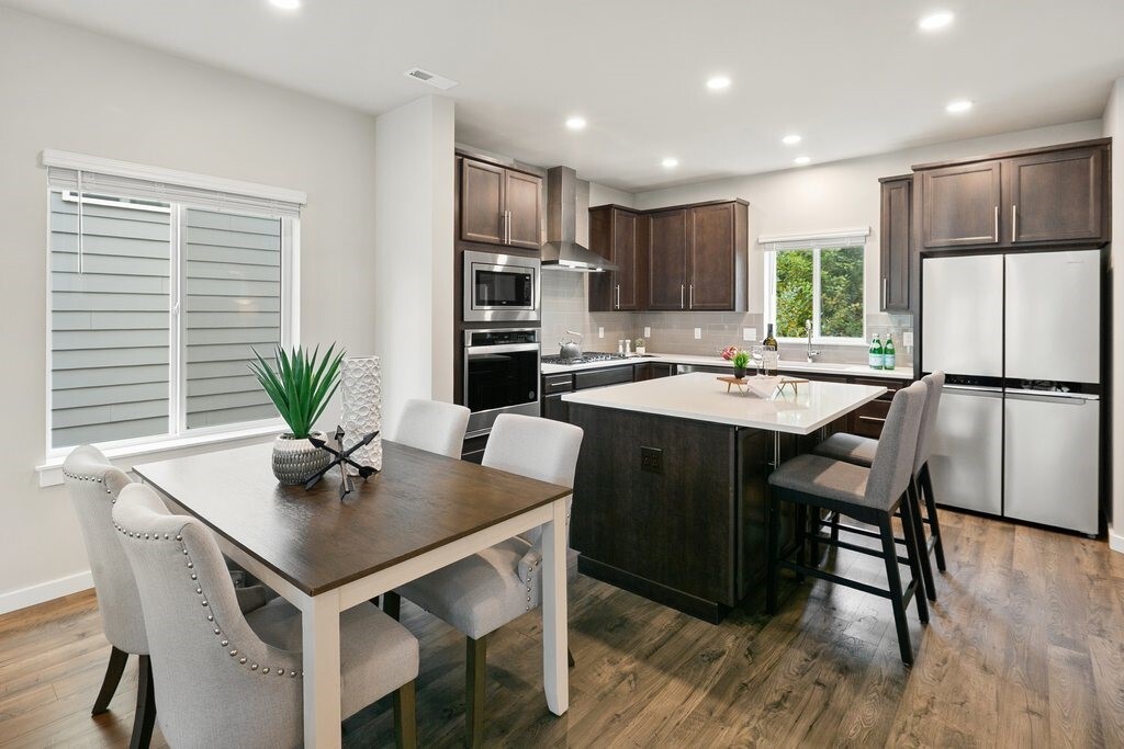309 207th Place Property Photo 11