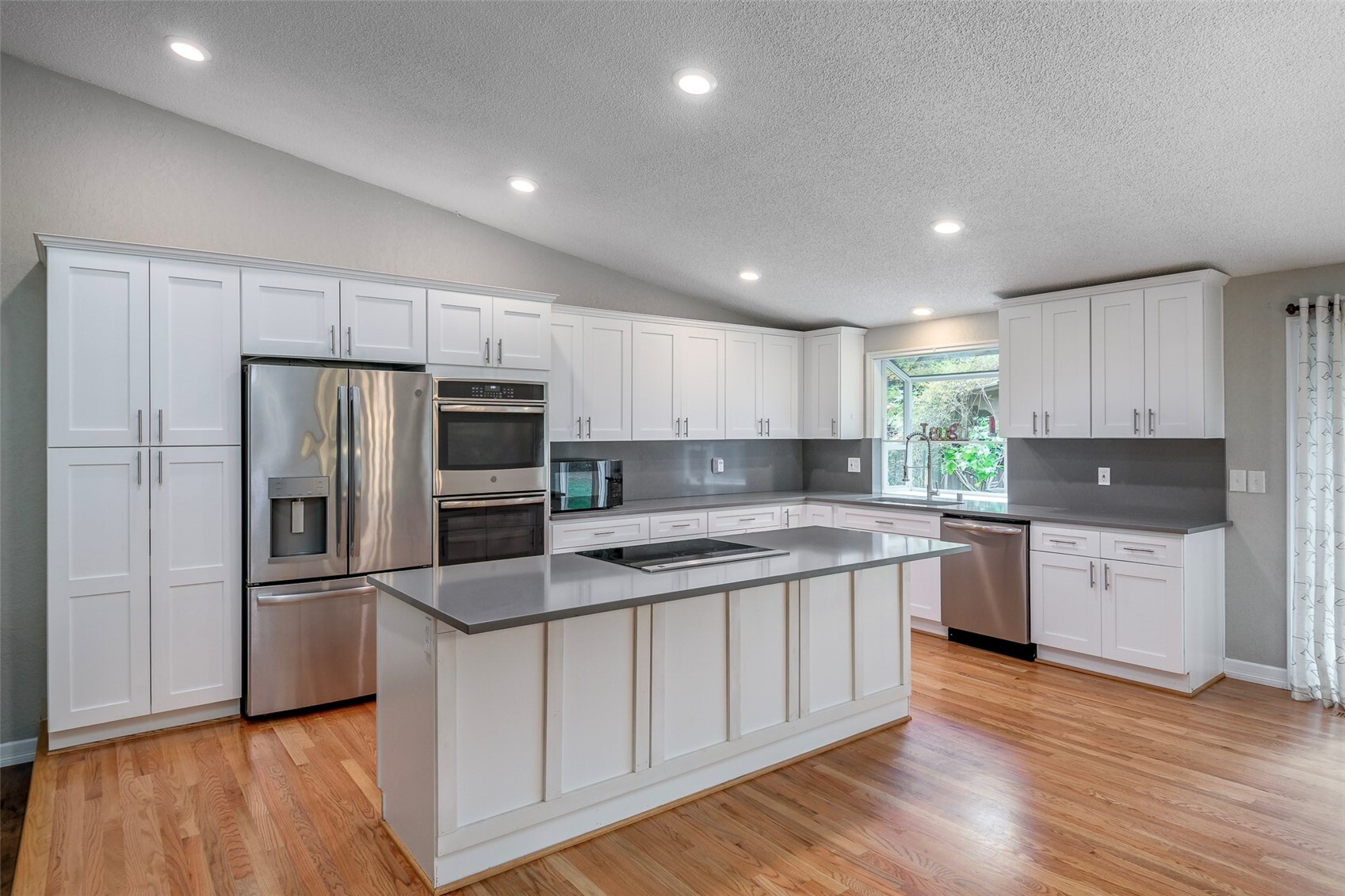 6608 243rd Street Property Photo 3