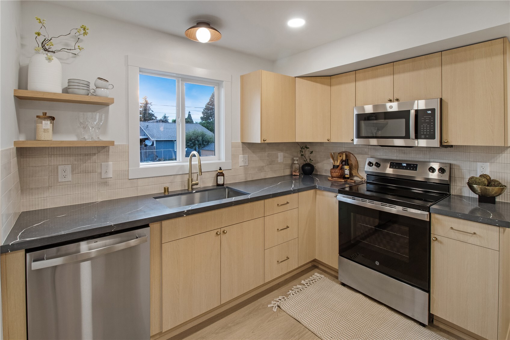 7408 S D Street Property Photo 6