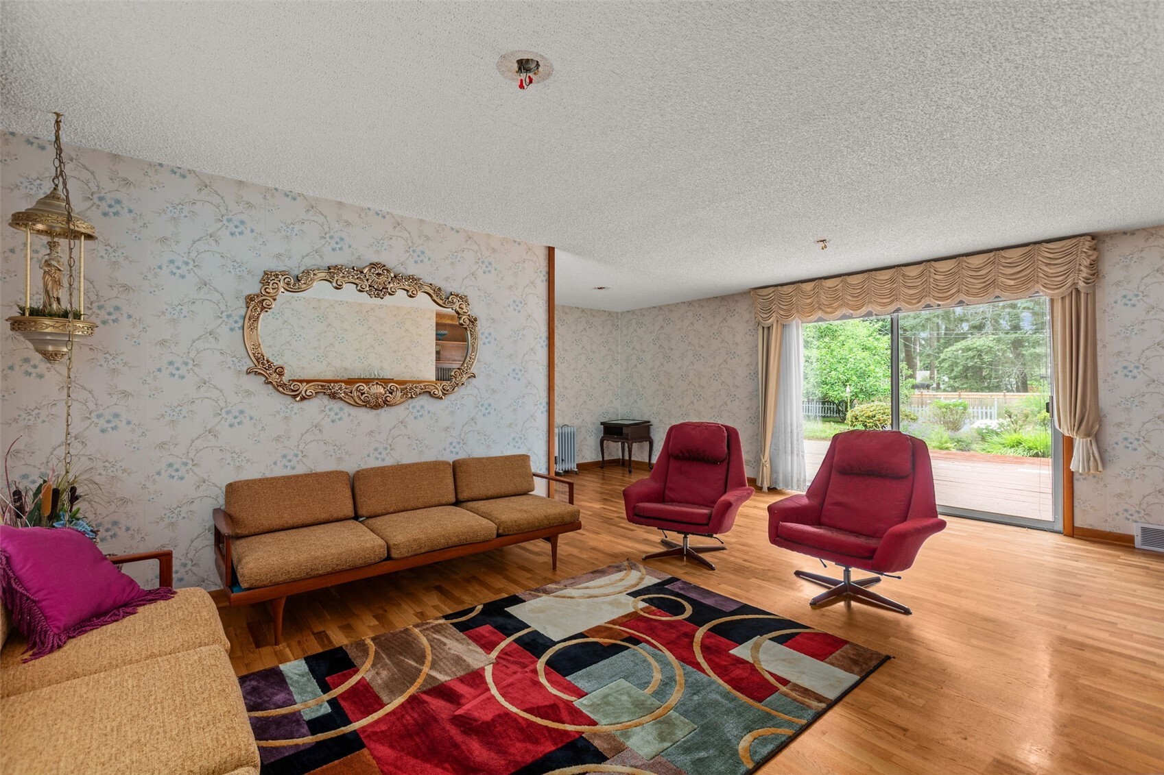 6353 School Street Property Photo 2