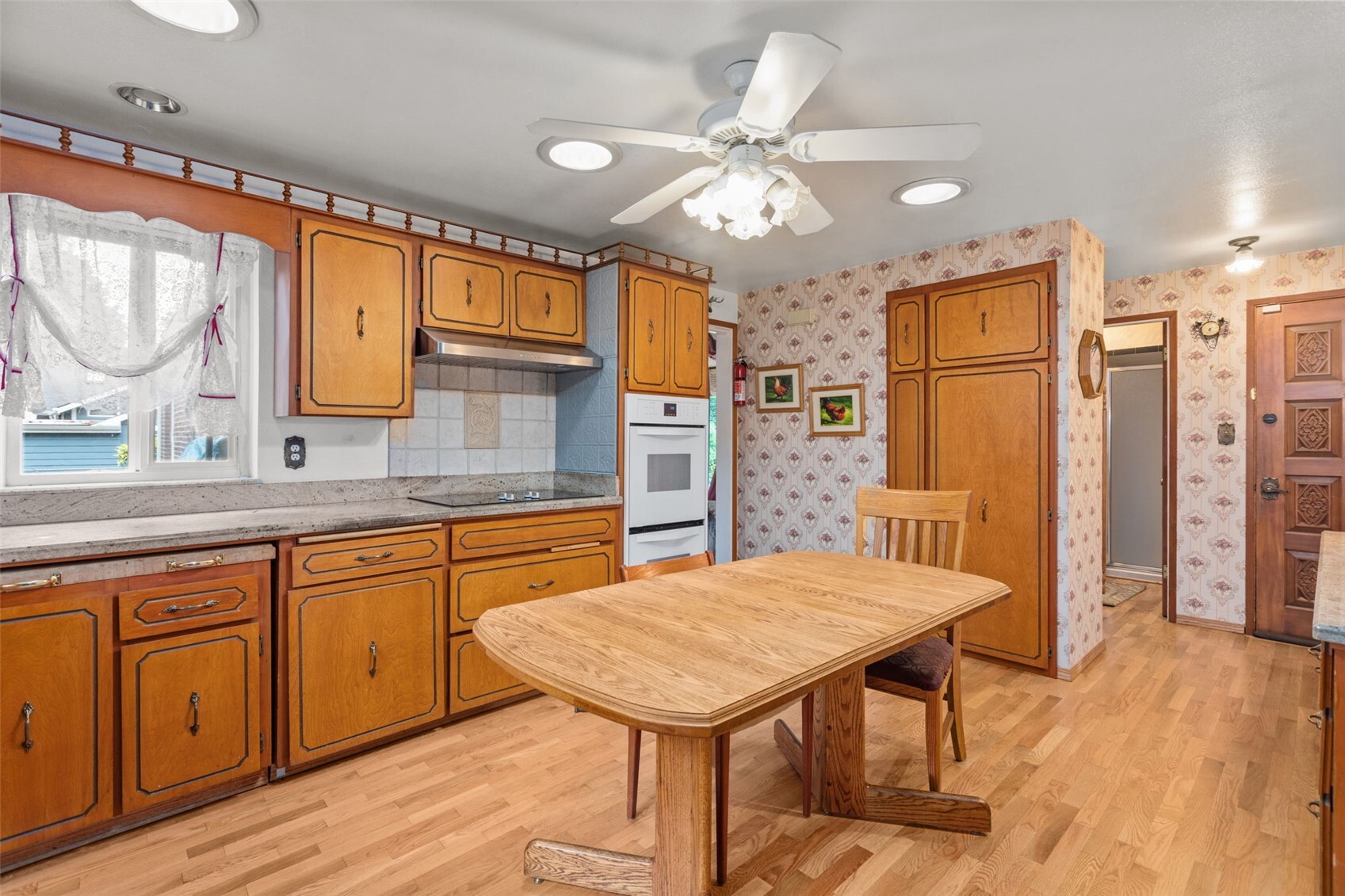 6353 School Street Property Photo 7