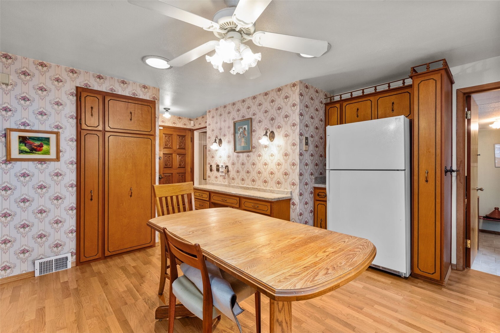 6353 School Street Property Photo 8