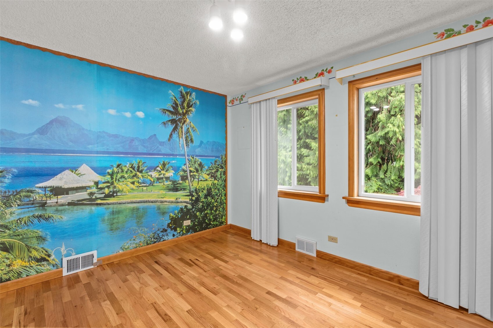 6353 School Street Property Photo 11