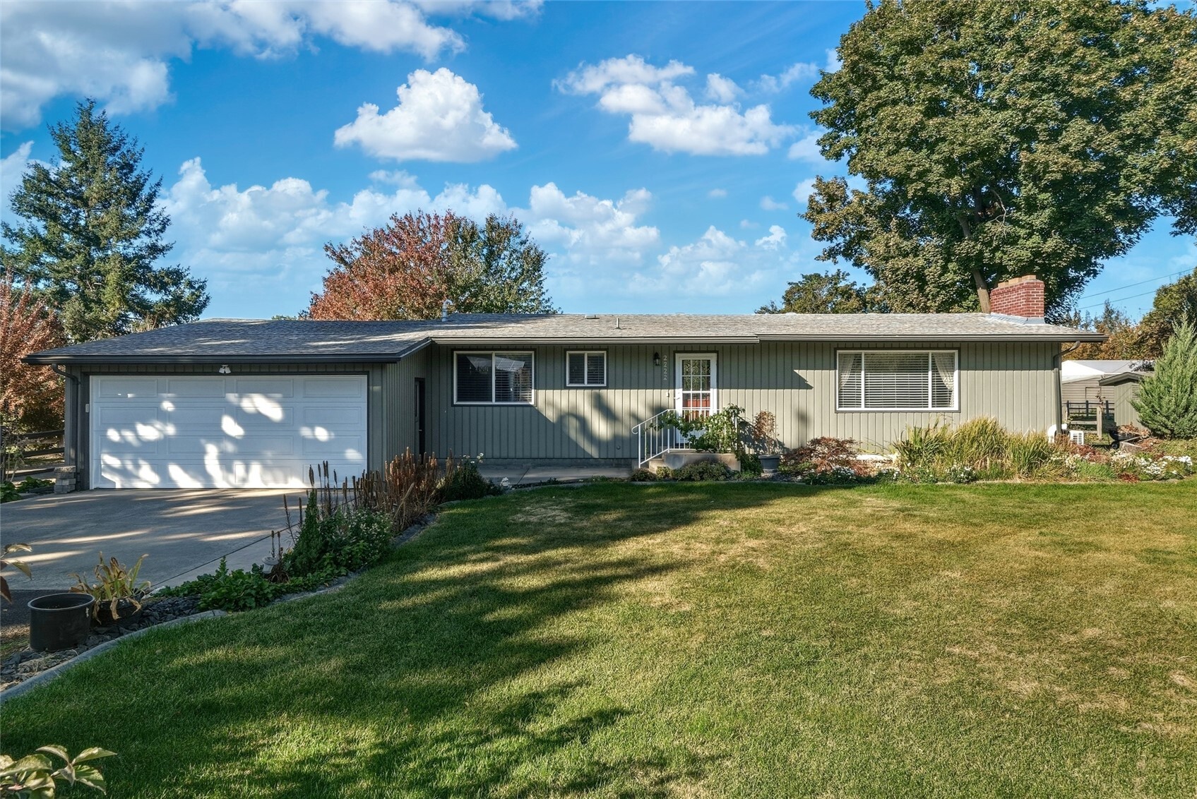 2222 School Ave Avenue Property Photo 1