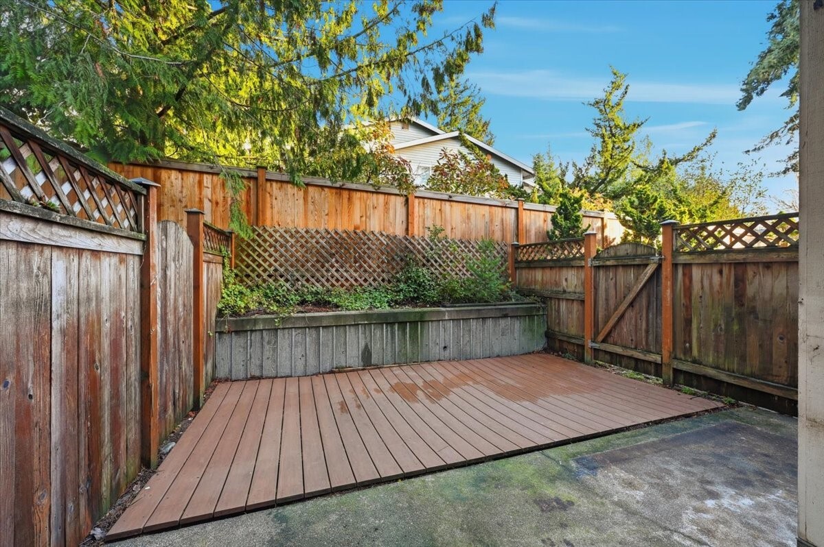 7031 210th Street B Property Photo 6