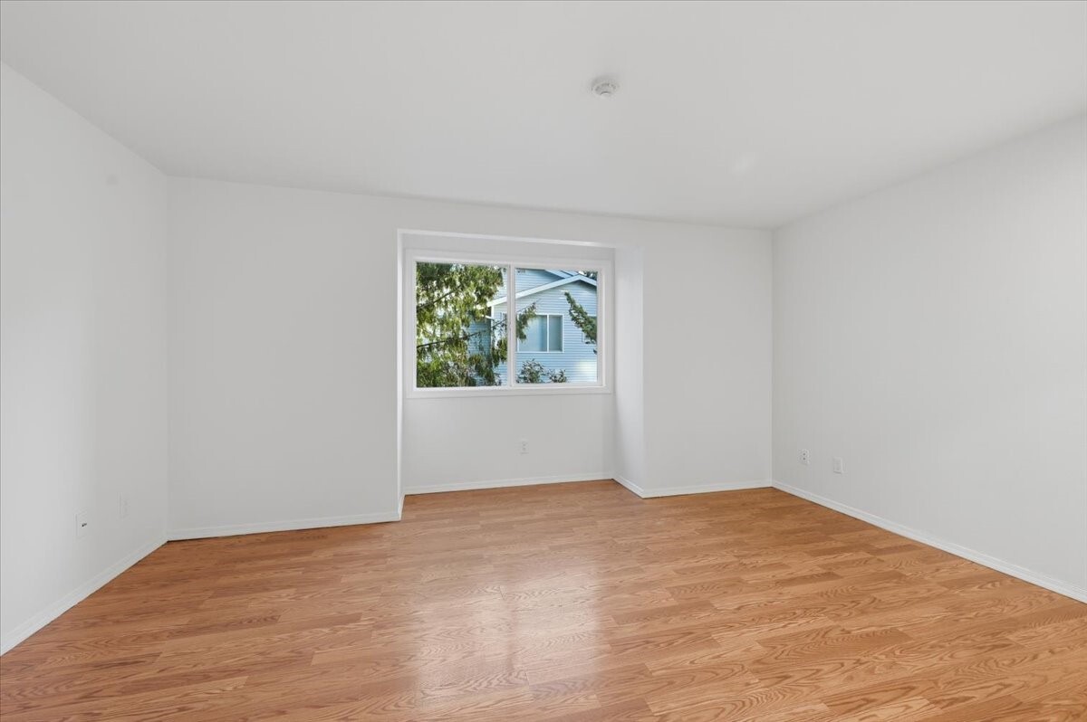 7031 210th Street B Property Photo 13