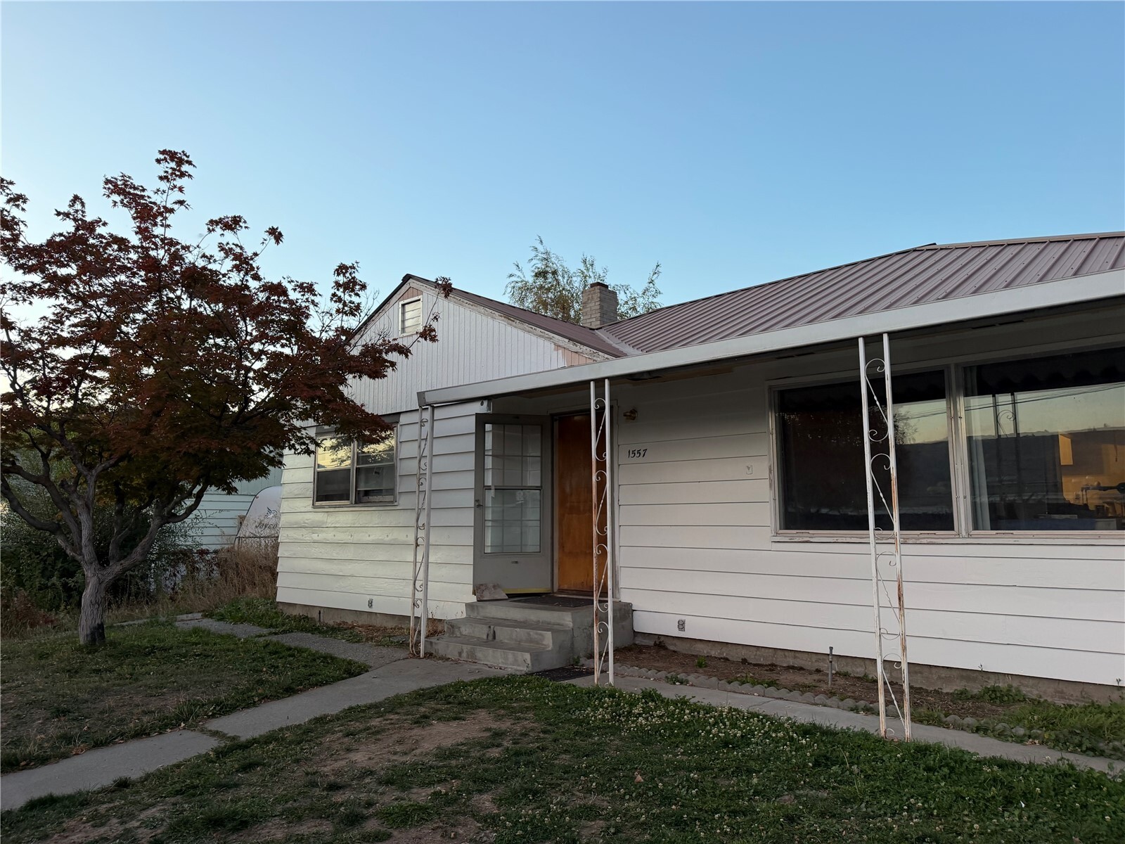 1557 1st St Se Property Photo 1