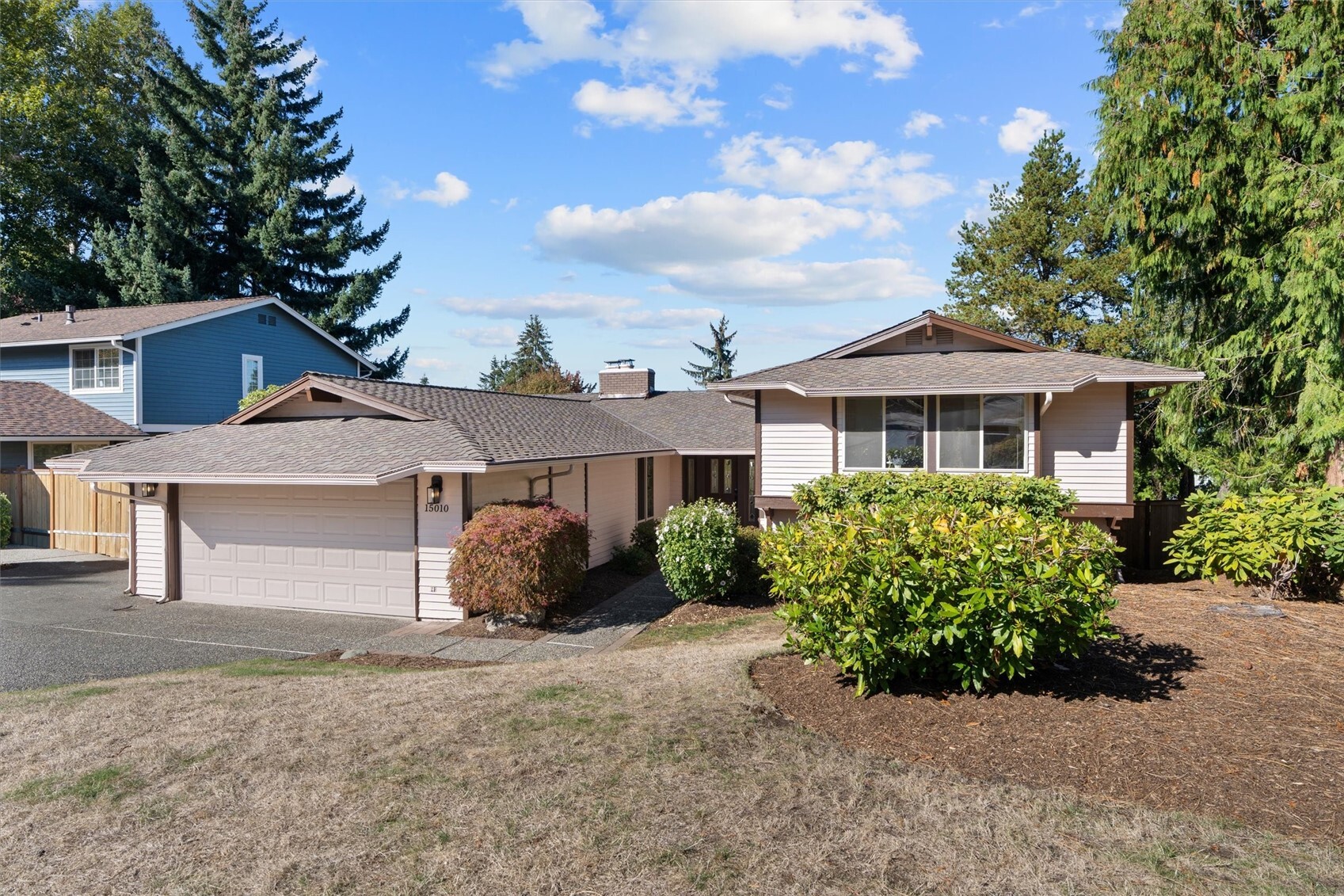 15010 SE 46th Way Property Photo 1