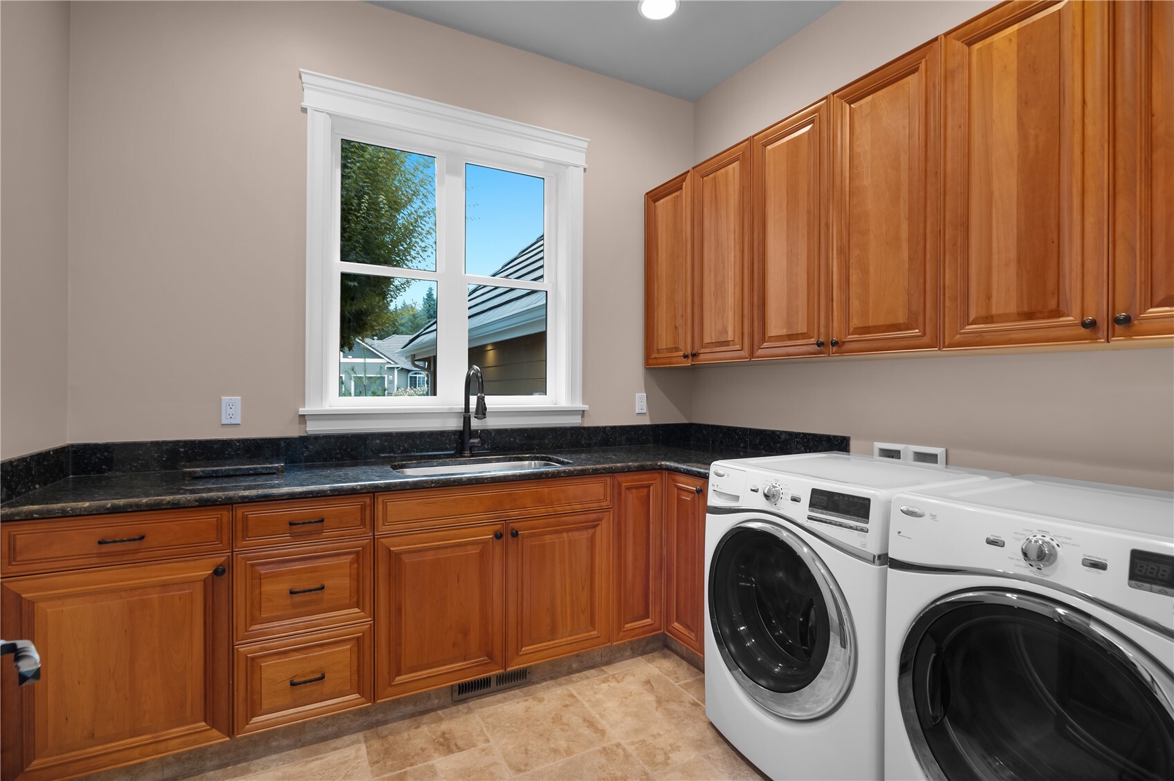 9647 39th Loop Property Photo 9