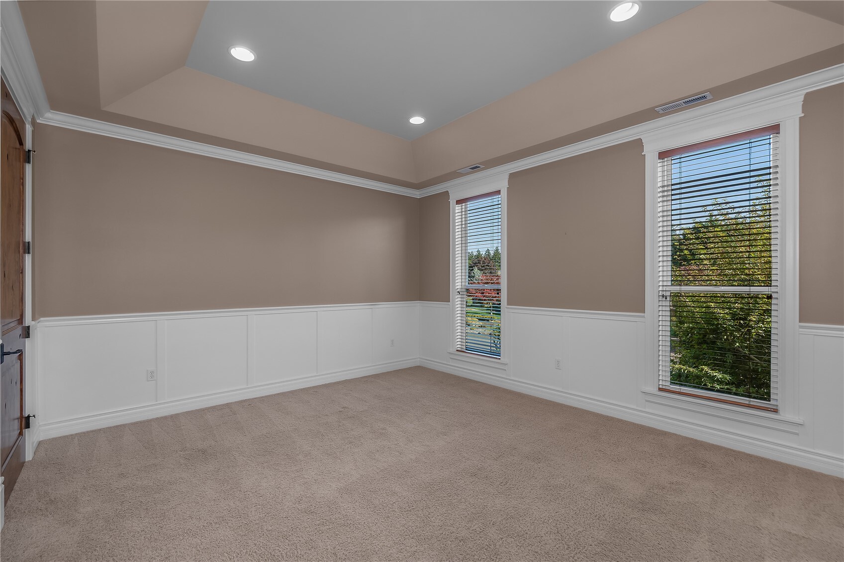 9647 39th Loop Property Photo 28