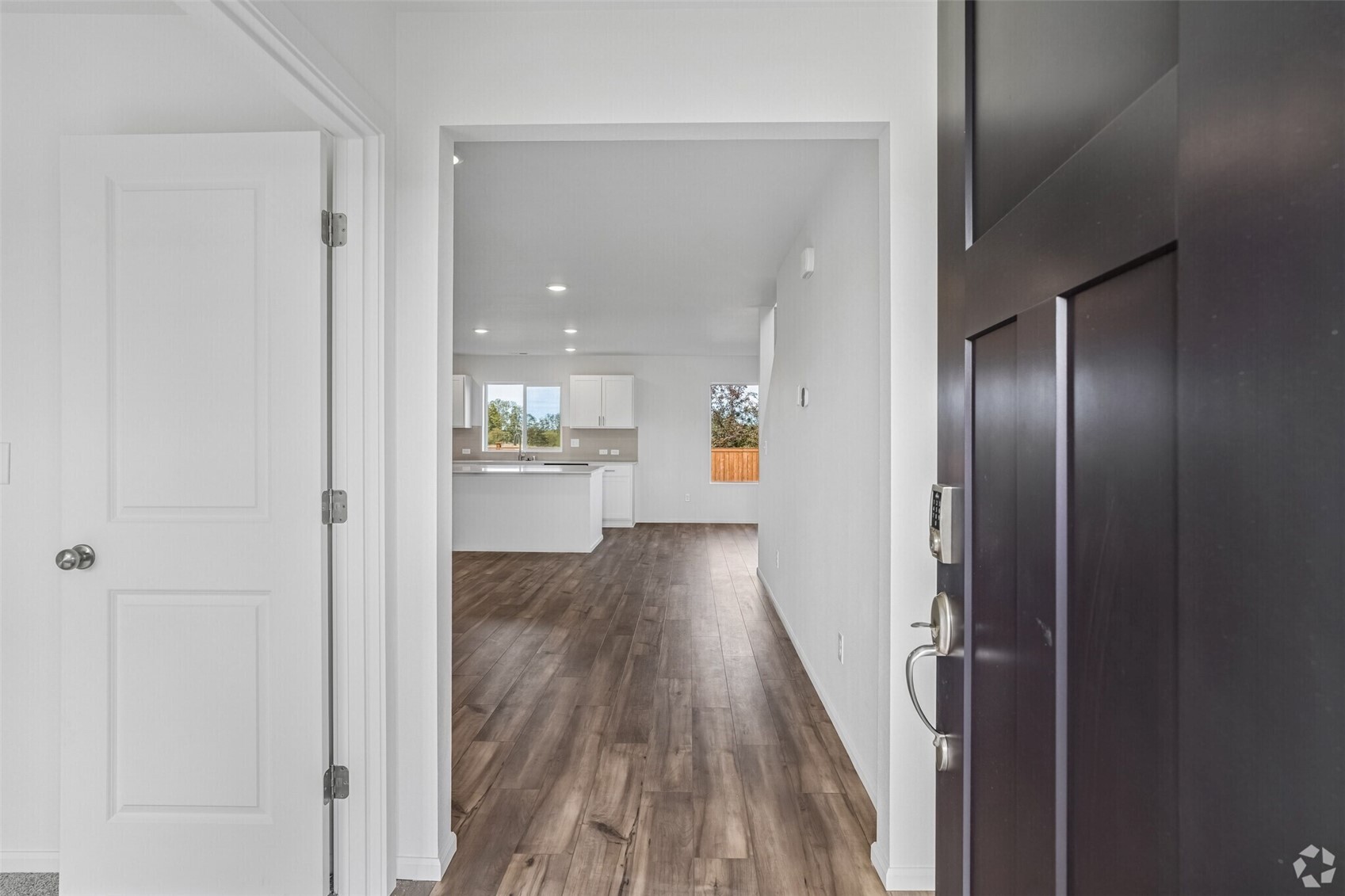 9914 Ferns Loop Property Photo 6
