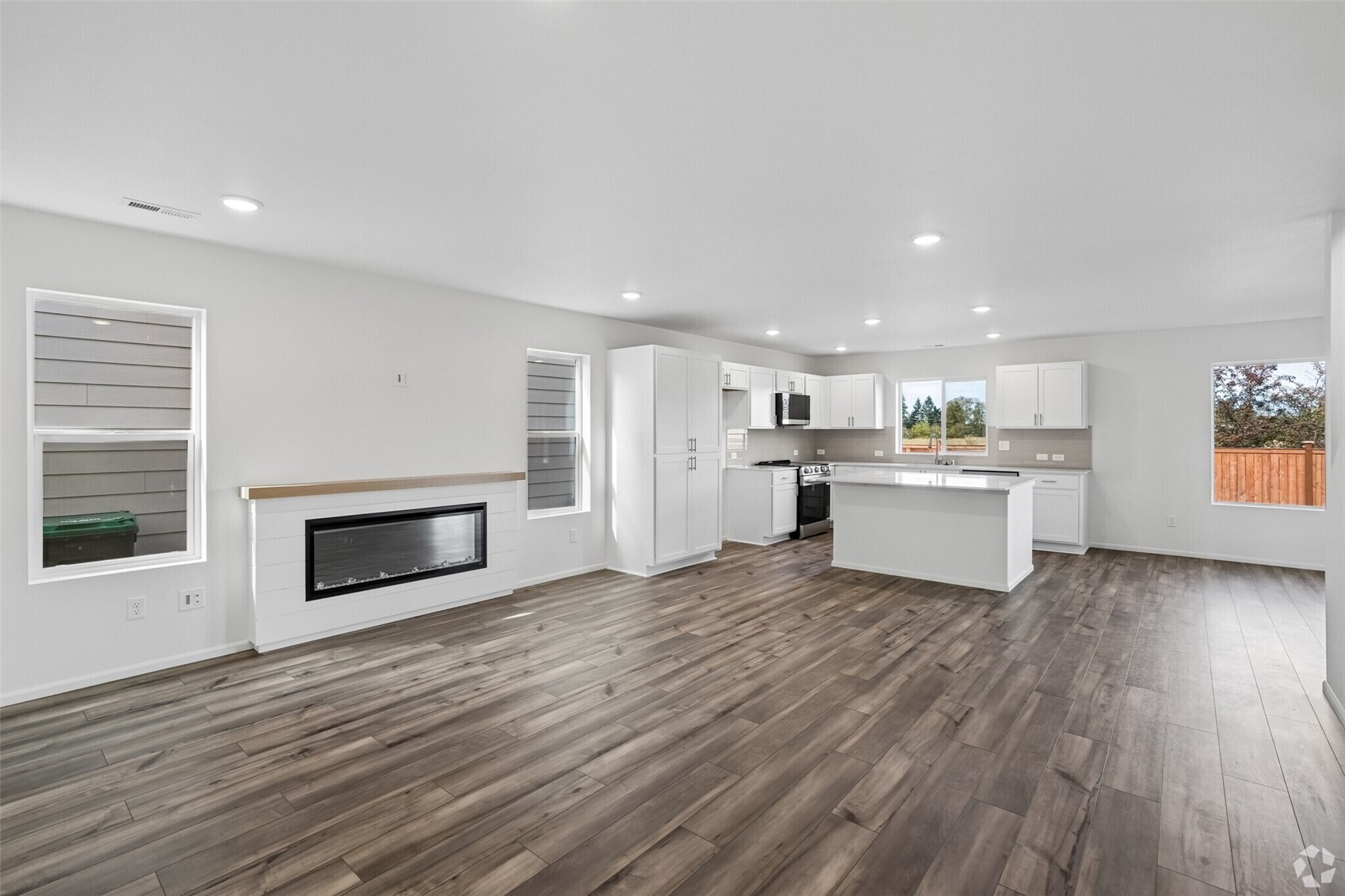 9914 Ferns Loop Property Photo 18