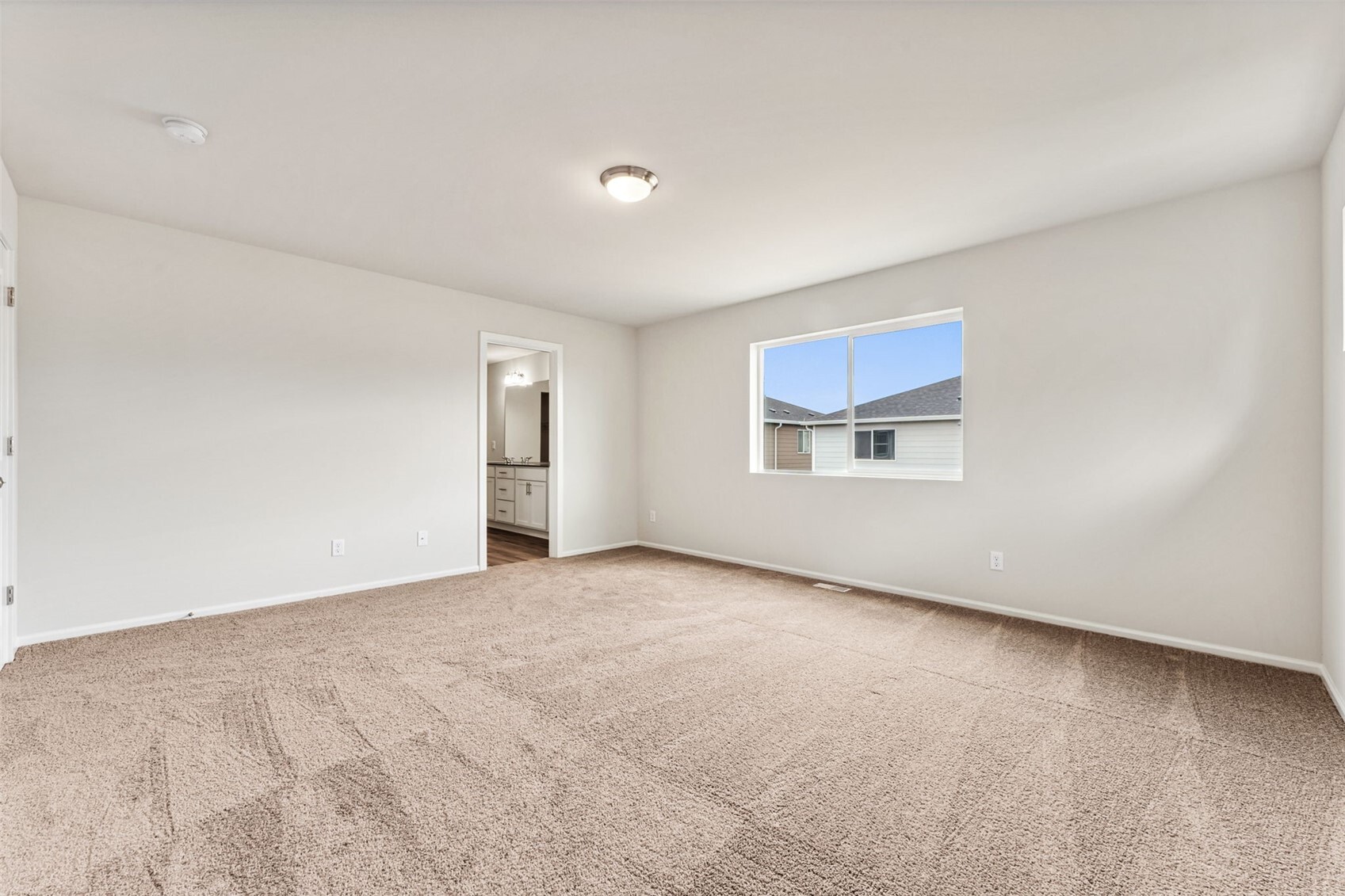 9914 Ferns Loop Property Photo 28