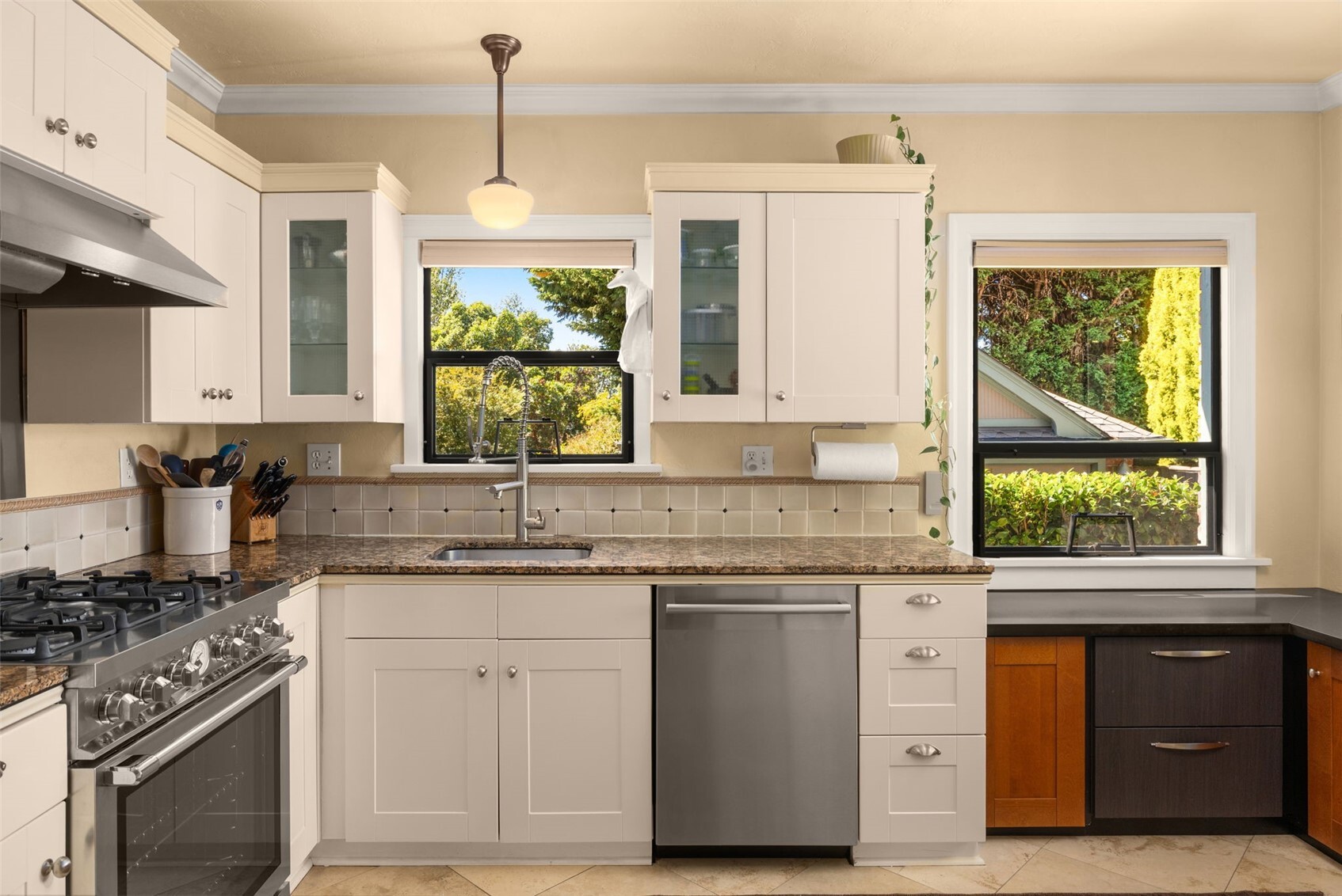 7963 Seward Park Avenue Property Photo 15