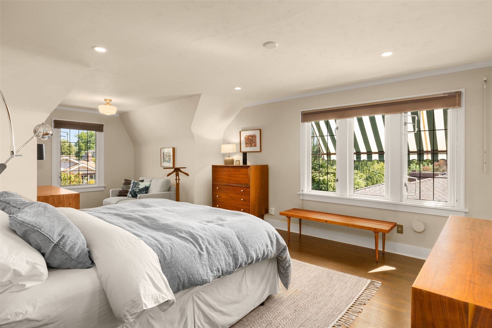 7963 Seward Park Avenue Property Photo 21