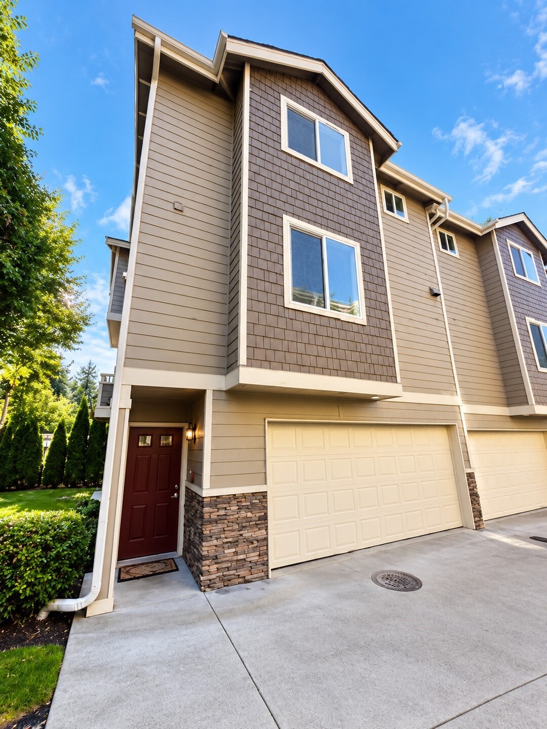 978 Edmonds Avenue F Property Photo 1