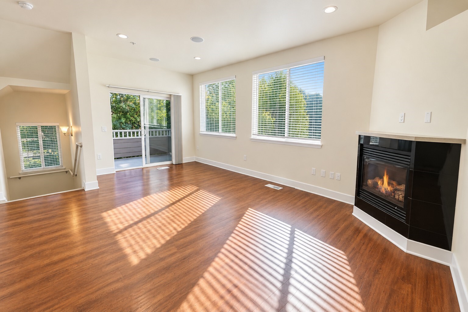 978 Edmonds Avenue F Property Photo 5