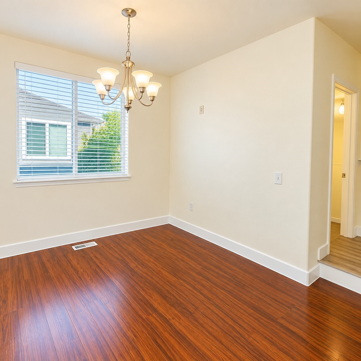978 Edmonds Avenue F Property Photo 11