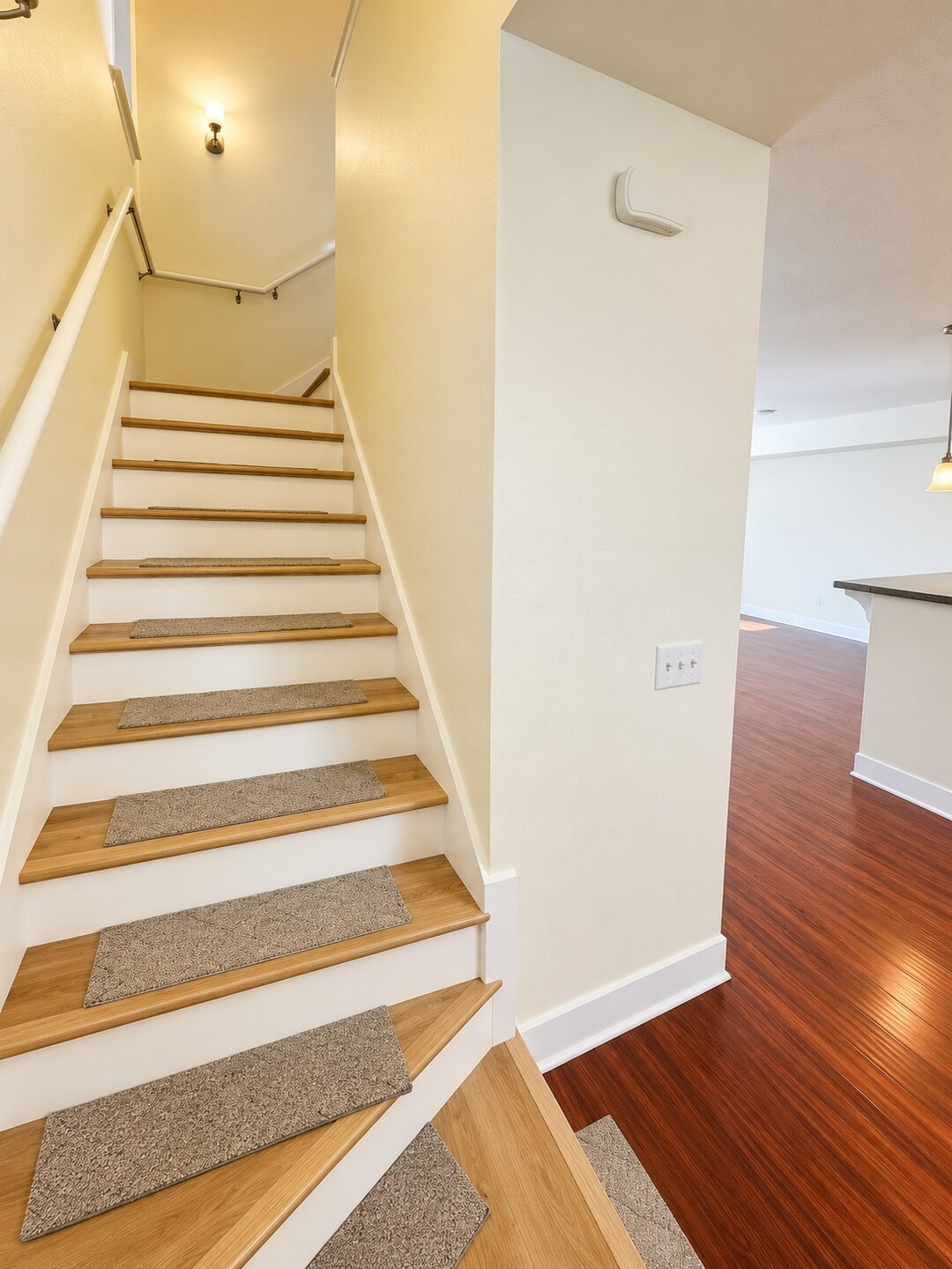 978 Edmonds Avenue F Property Photo 14