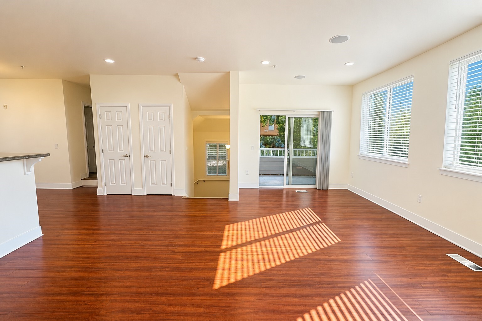 978 Edmonds Avenue F Property Photo 18