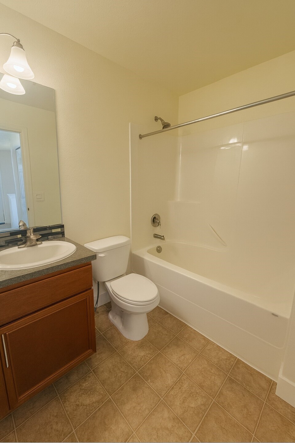 978 Edmonds Avenue F Property Photo 19