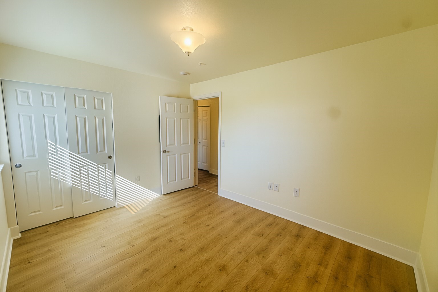 978 Edmonds Avenue F Property Photo 22
