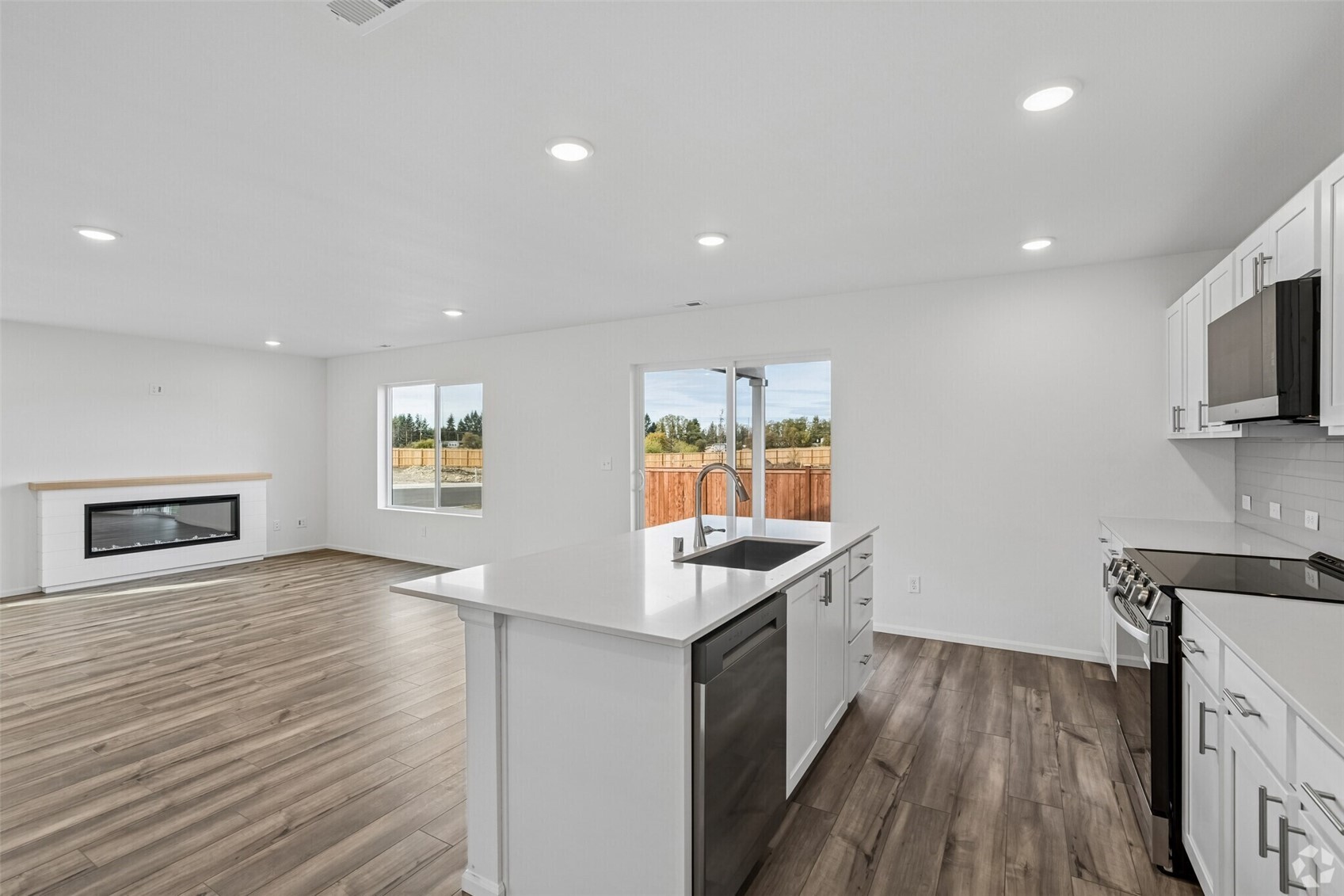 9939 Ferns Loop Property Photo 13
