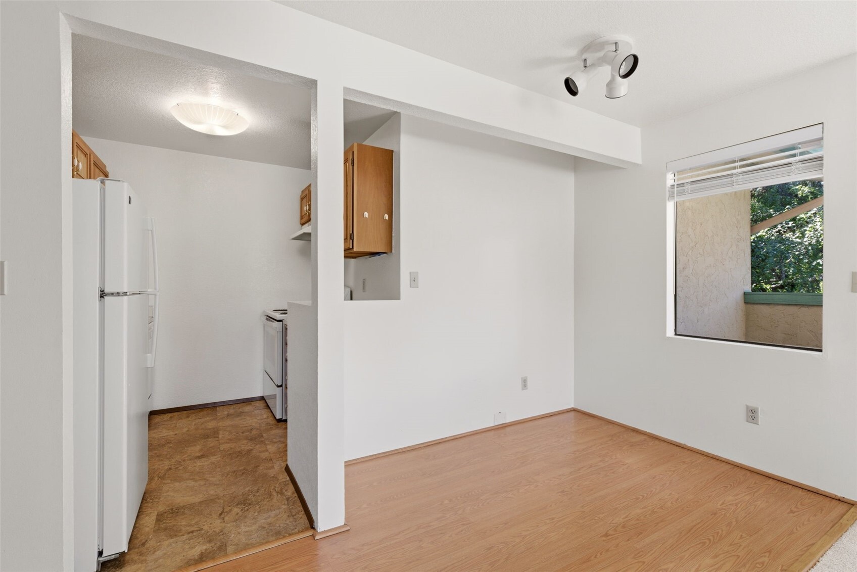 3024 Ne 143rd Street 301 Property Photo 5