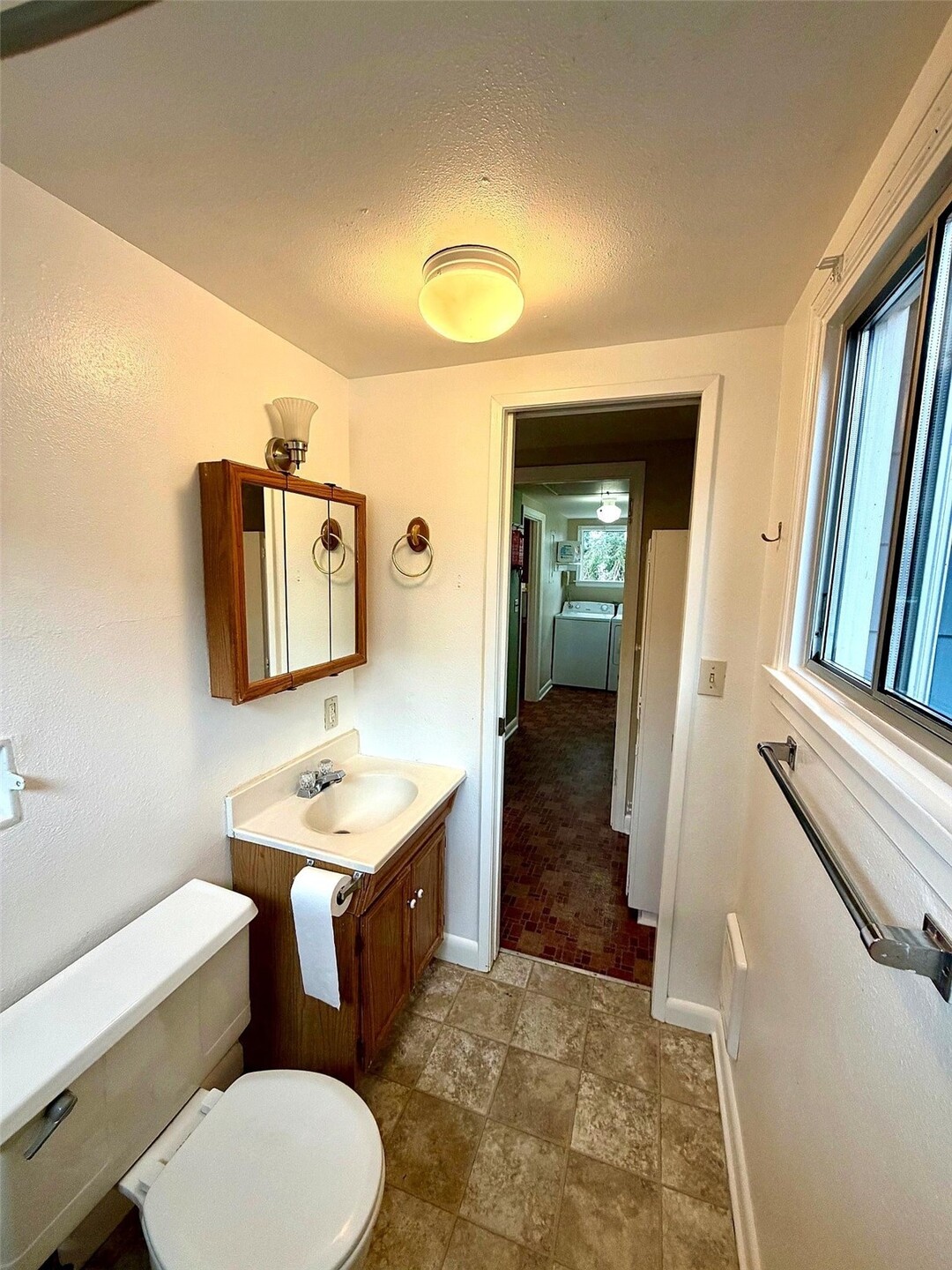 8727 Moreland Avenue Property Photo 7