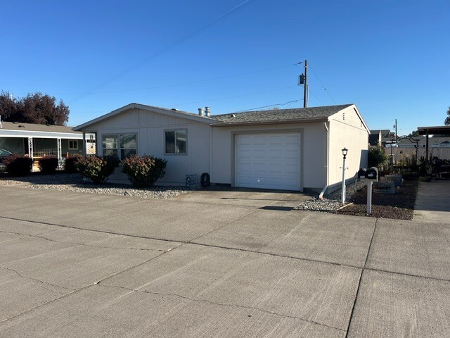 1321 Rancho Villa Dr Property Photo 1