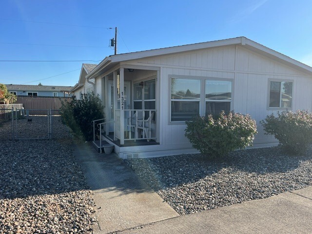 1321 Rancho Villa Dr Property Photo 2