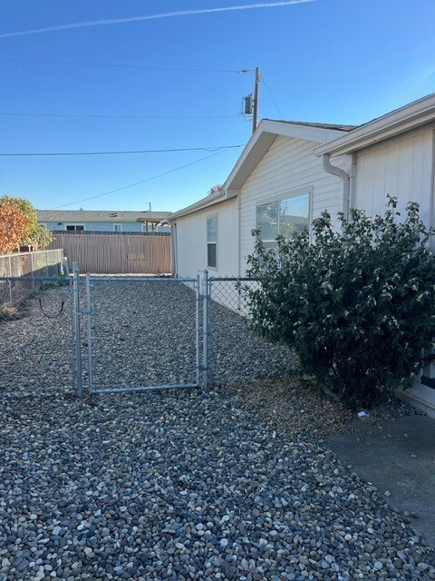 1321 Rancho Villa Dr Property Photo 6