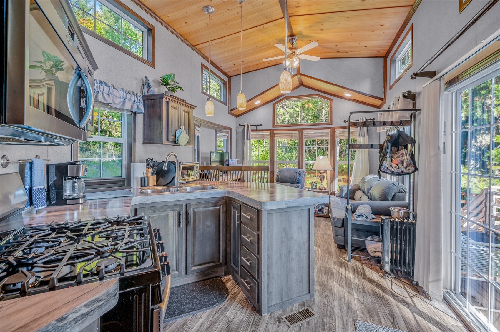 120 N Rustic Ridge Drive Property Photo 8