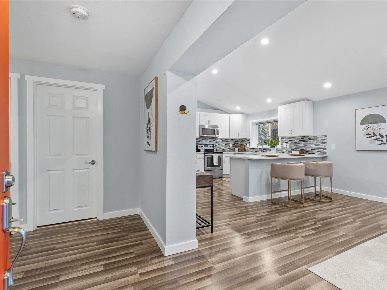 14807 Stone Avenue Property Photo 6