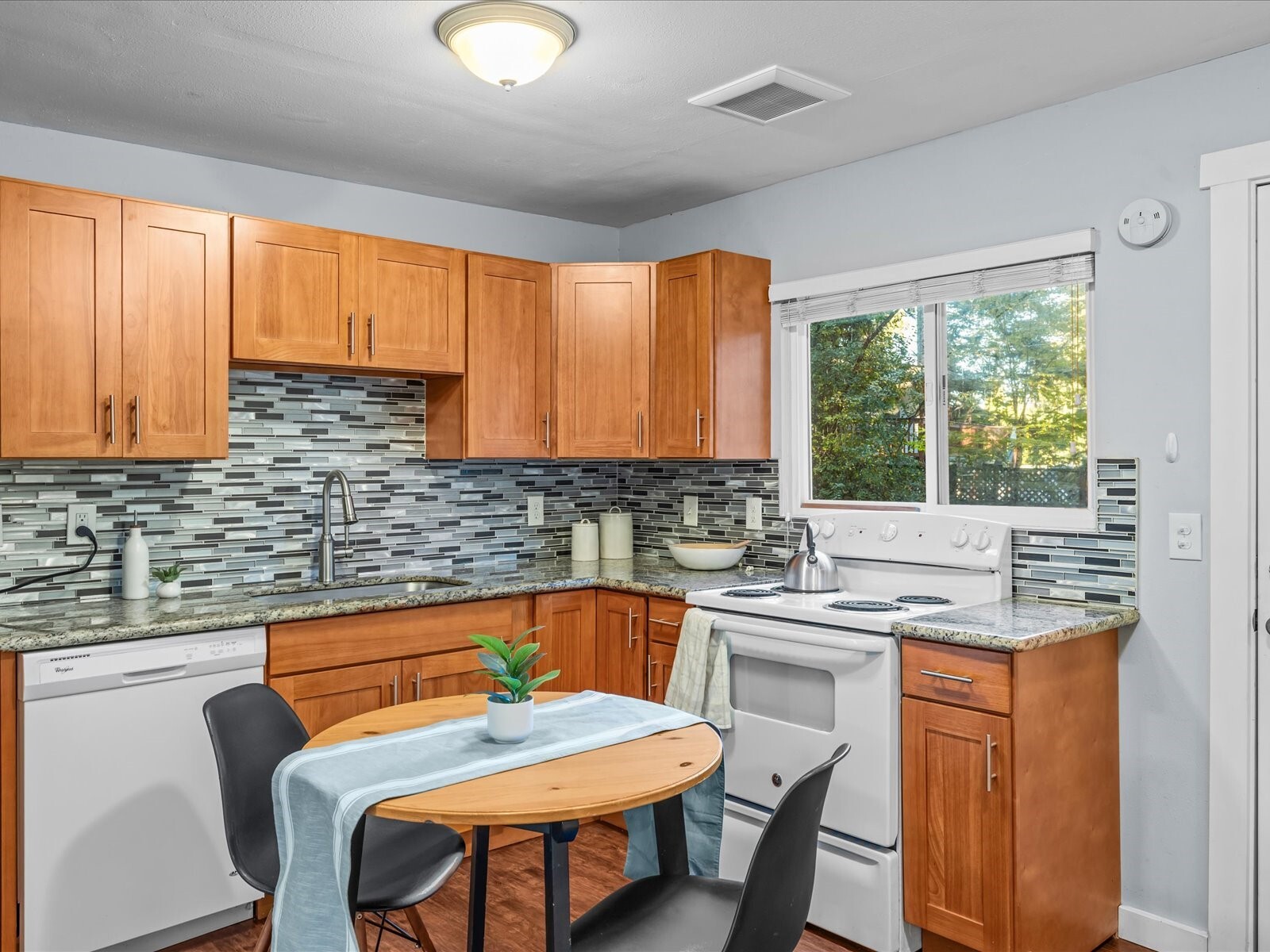 14807 Stone Avenue Property Photo 25