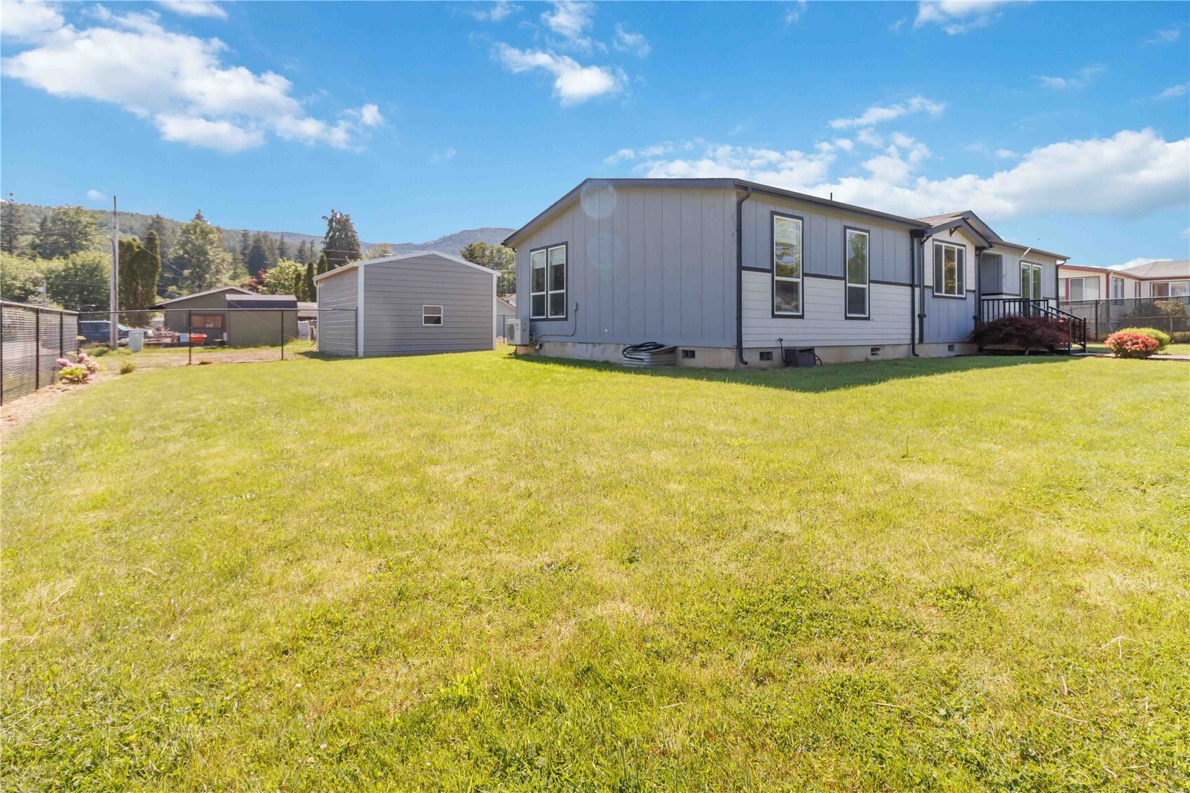 414 Jackson Property Photo 3