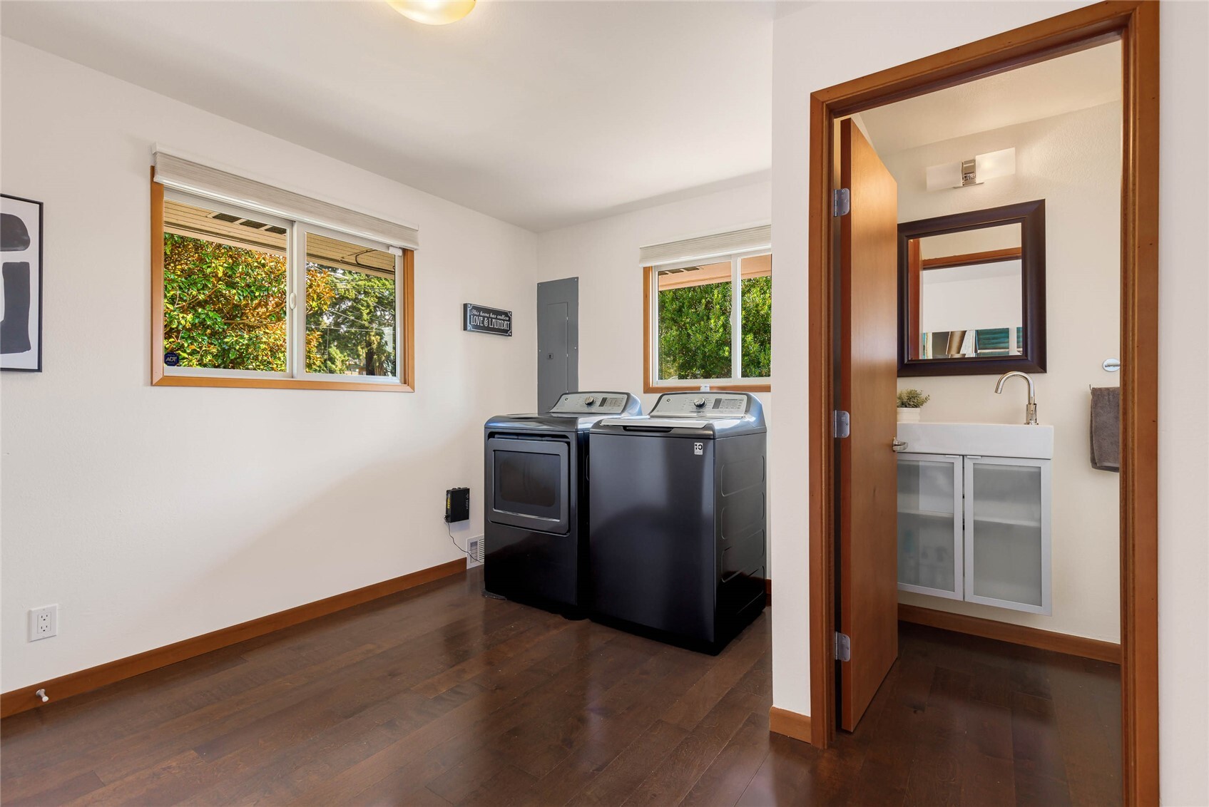 11704 Palatine Avenue Property Photo 14