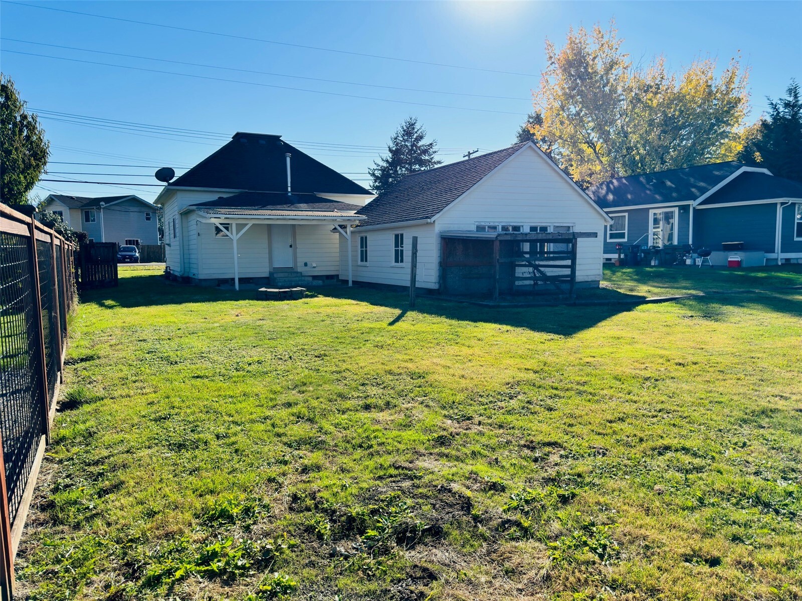 222 Front Street Property Photo 16