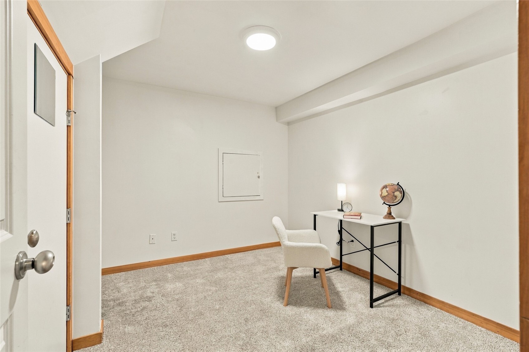 9243 35th Ave B Property Photo 5