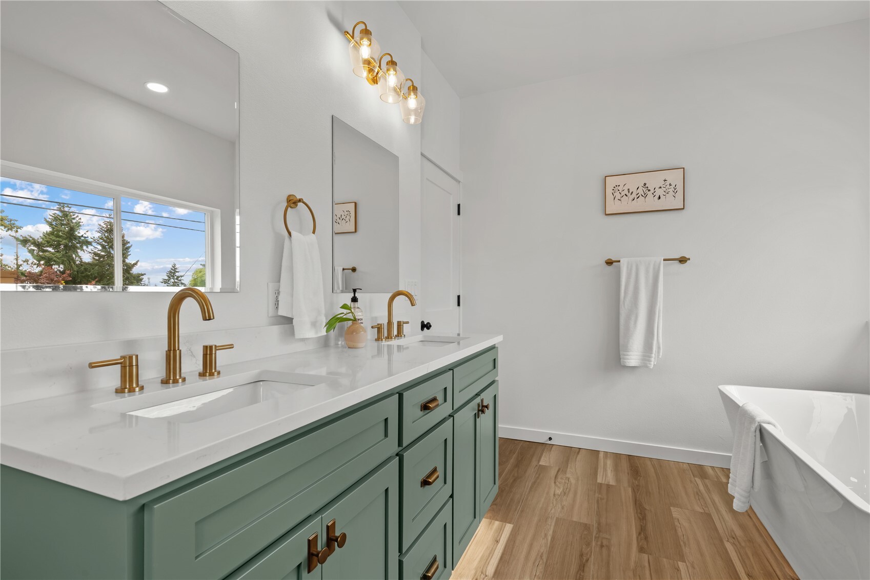1107 E 64th Street Property Photo 21