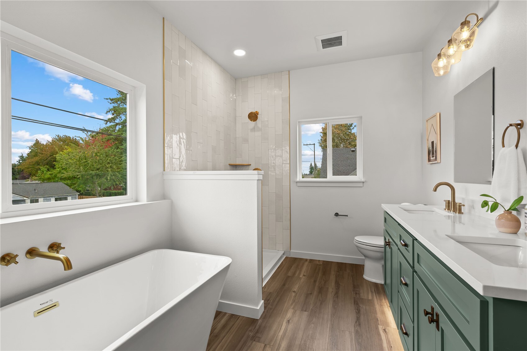 1107 E 64th Street Property Photo 24
