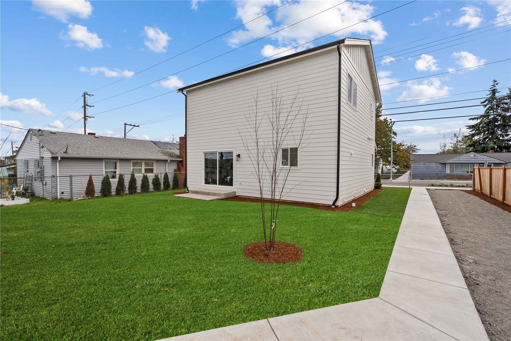 1107 E 64th Street Property Photo 25