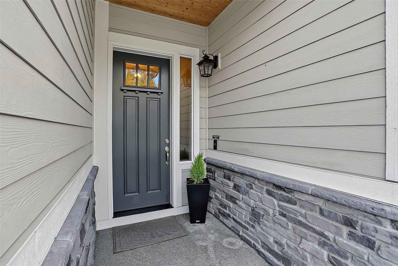 13008 157th Street Property Photo 2