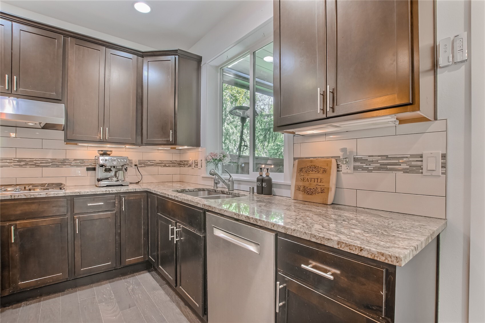16426 85th Place Property Photo 13