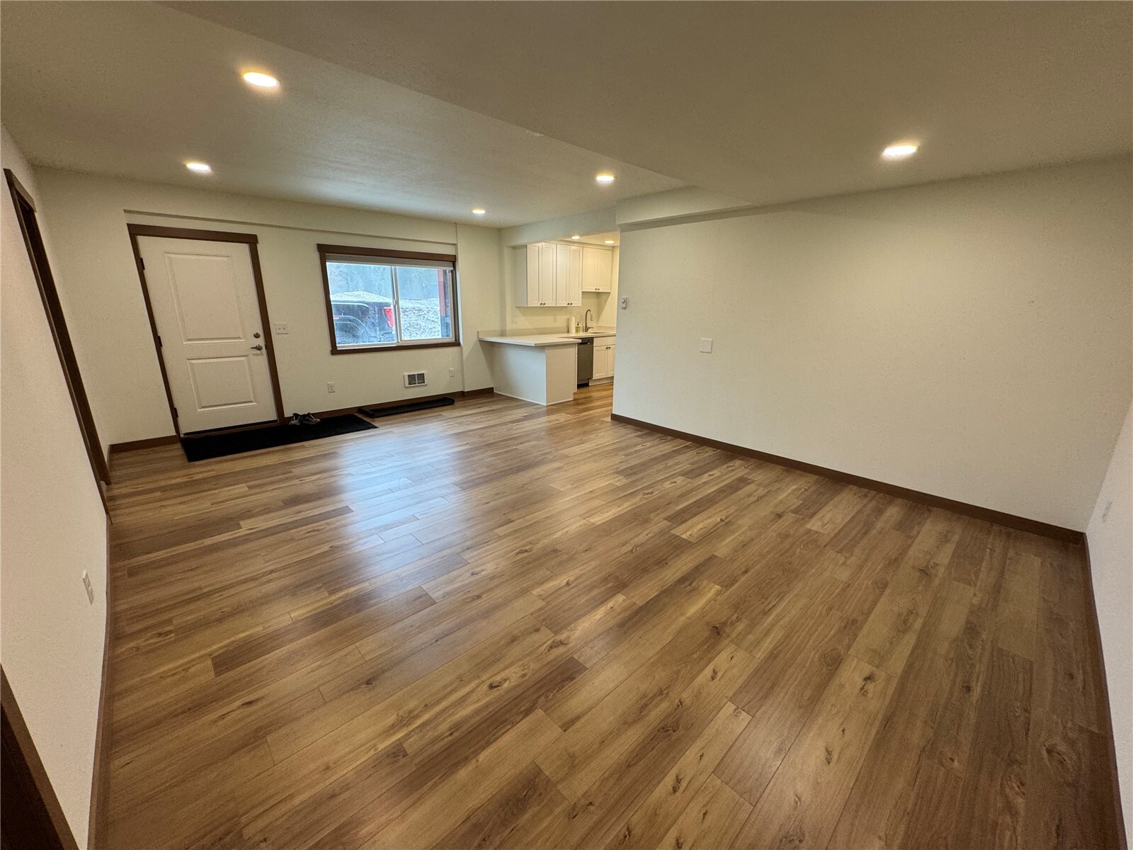 30 Milwaukee Lane 1b Property Photo 8