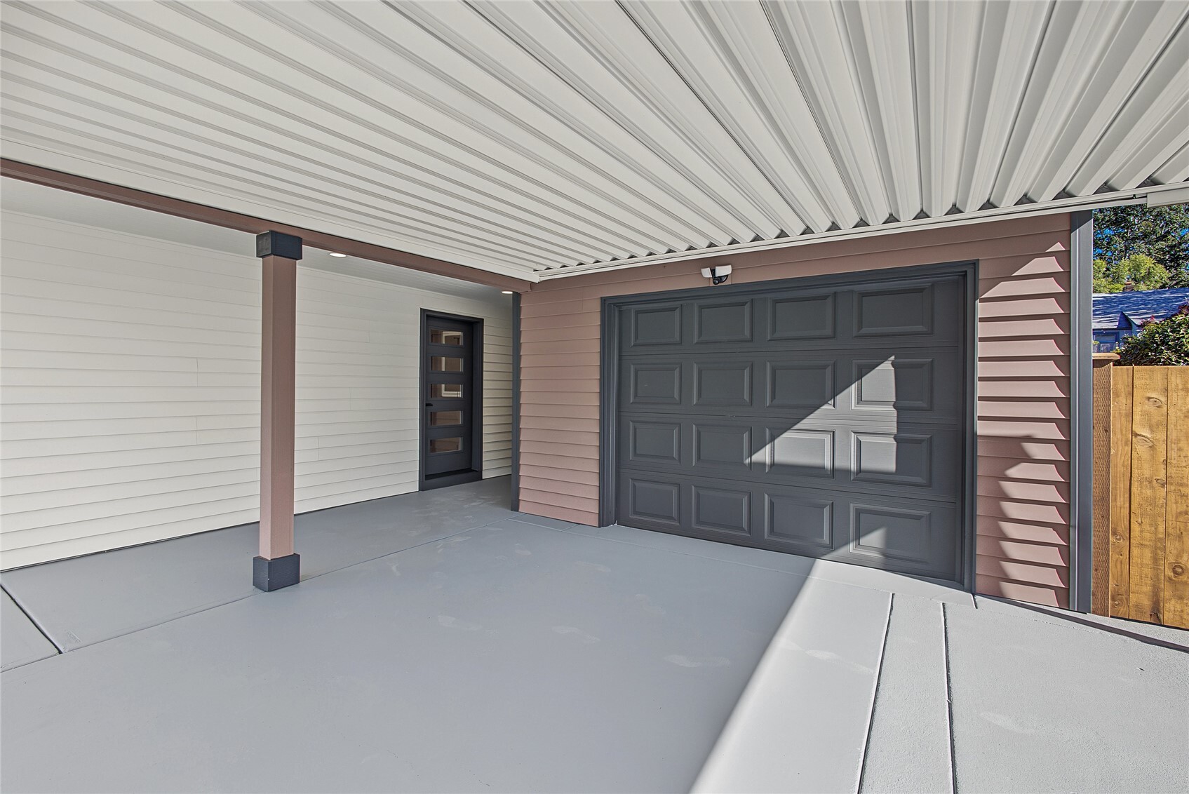 8407 Woodbourne Drive Property Photo 7