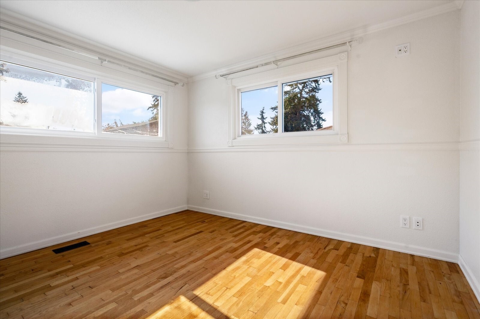 569 Se 6th Avenue Property Photo 13