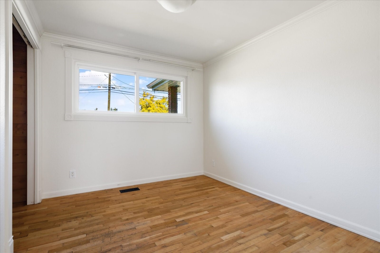 569 Se 6th Avenue Property Photo 19