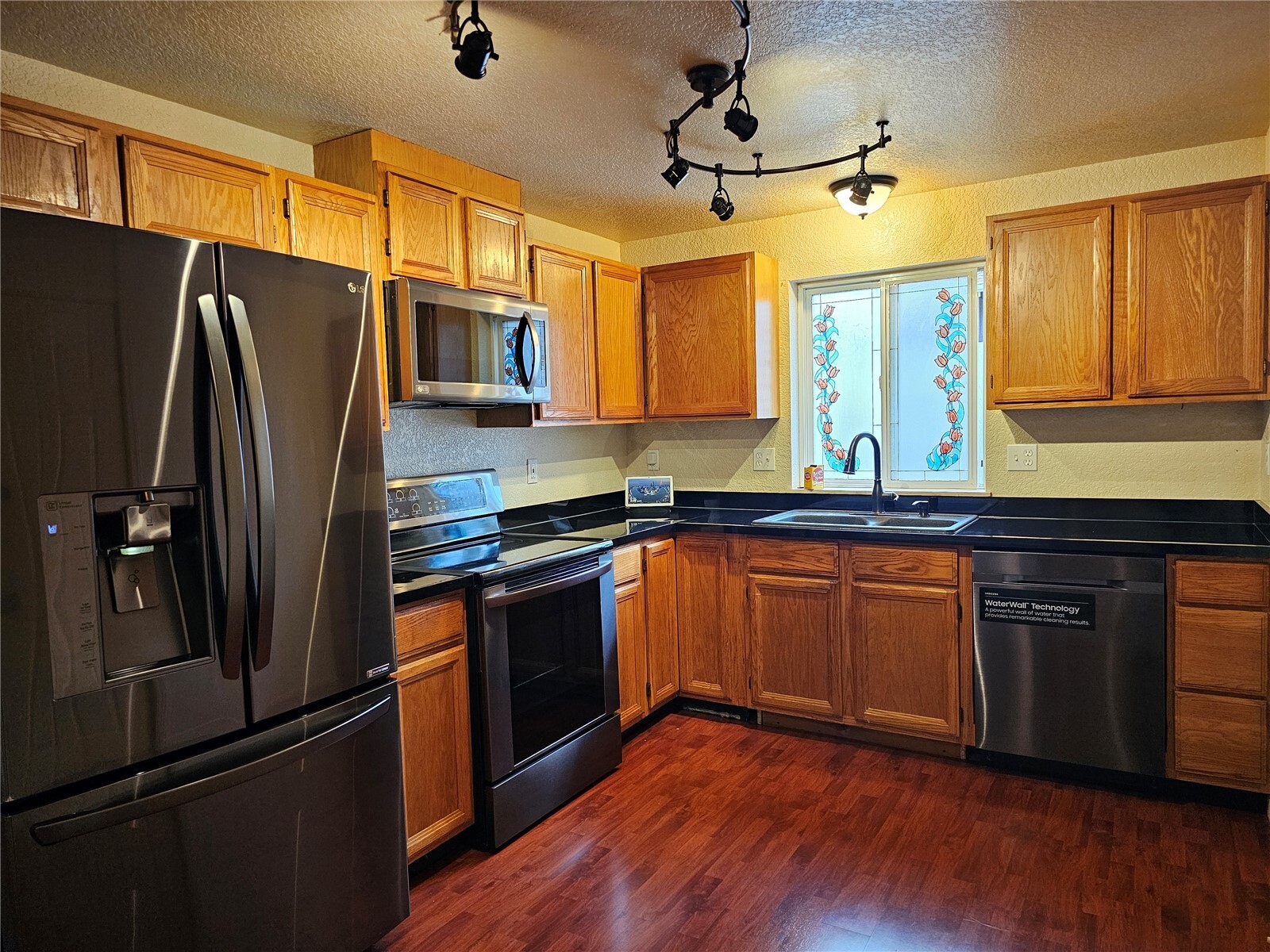 1810 Laurel Street Property Photo 5