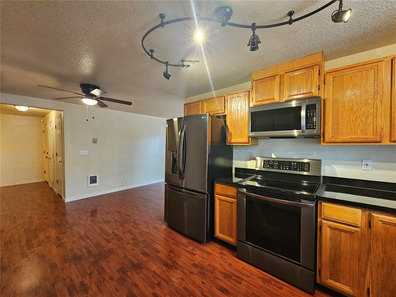 1810 Laurel Street Property Photo 6